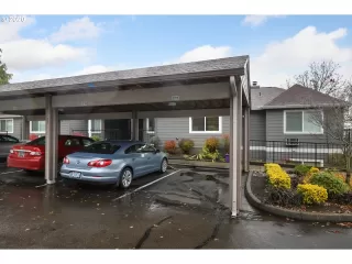 Photo #2: 20279535 Listing