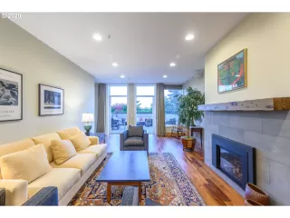 Photo #4: 20280055 Listing