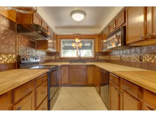 Photo #1: 20280485 Listing 