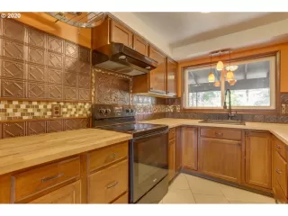 Photo #2: 20280485 Listing 