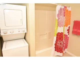 Photo #6: 20280506 Listing