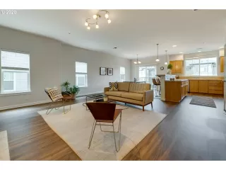 Photo #2: 20280689 Listing