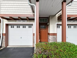 Photo #1: 20281403 Listing 