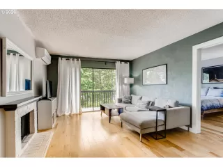 Photo #2: 20281423 Listing