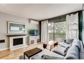 Photo #3: 20281423 Listing