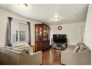 Photo #3: 20282291 Listing