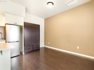 Photo #4: 20282371 Listing