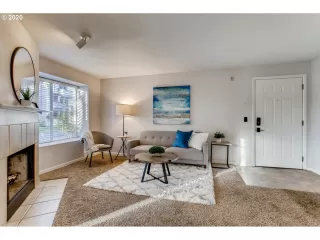 Photo #3: 20283431 Listing