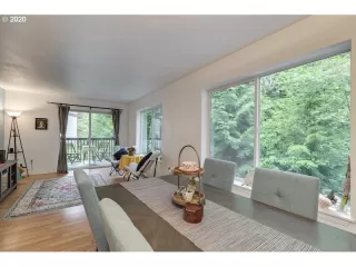 Photo #3: 20283618 Listing