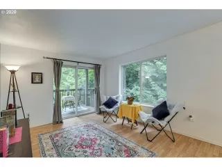 Photo #4: 20283618 Listing