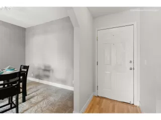 Photo #6: 20284147 Listing 