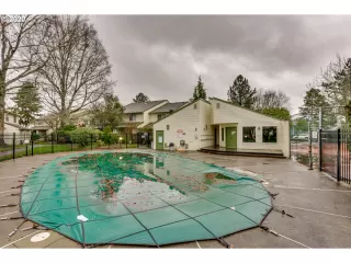 Photo #6: 20284269 Listing