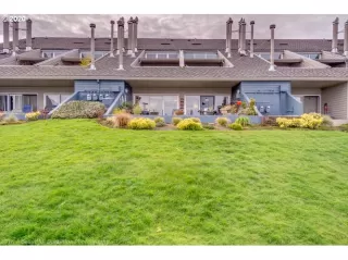 Photo #1: 20285136 Listing