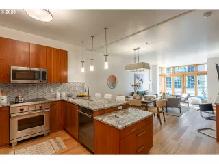 Photo #2: 20285183 Listing