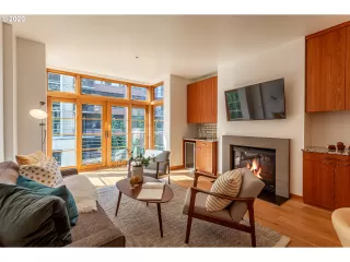 Photo #6: 20285183 Listing