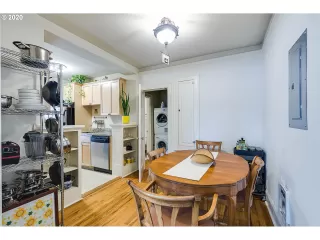 Photo #6: 20285215 Listing