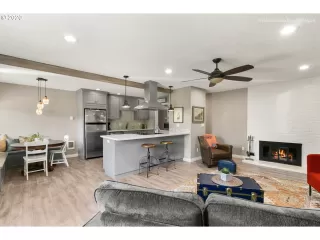 Photo #2: 20285281 Listing