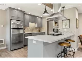 Photo #3: 20285281 Listing