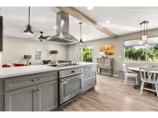 Photo #5: 20285281 Listing