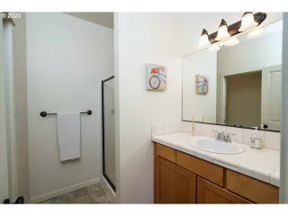 Photo #6: 20285911 Listing