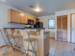 Photo #5: 20286825 Listing 