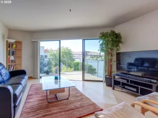 Photo #6: 20286825 Listing 