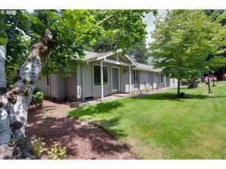 Photo #2: 20287150 Listing