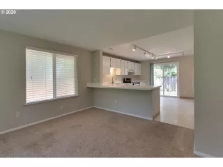 Photo #5: 20287150 Listing