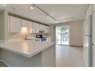 Photo #6: 20287150 Listing