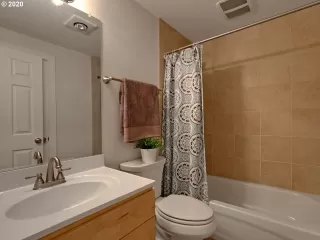 Photo #4: 20287456 Listing