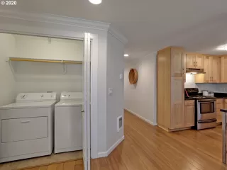 Photo #5: 20287456 Listing