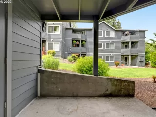 Photo #6: 20287456 Listing