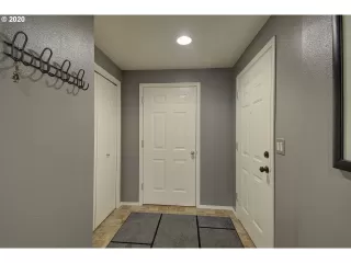 Photo #4: 20287522 Listing