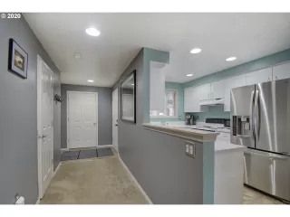 Photo #5: 20287522 Listing