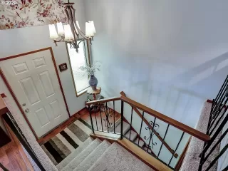 Photo #1: 20288133 Listing