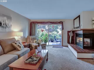 Photo #3: 20288133 Listing