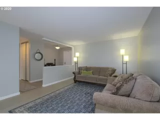 Photo #2: 20288473 Listing