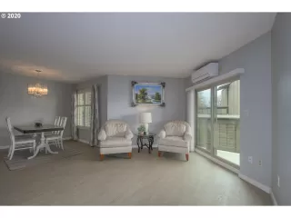 Photo #4: 20288473 Listing