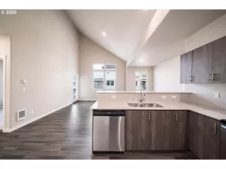 Photo #2: 20289087 Listing