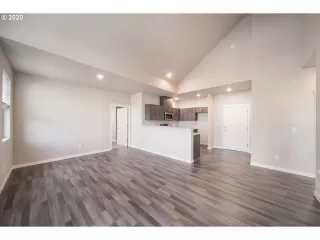 Photo #4: 20289087 Listing