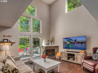 Photo #4: 20289648 Listing