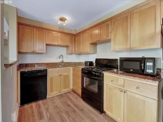 Photo #5: 20289790 Listing 