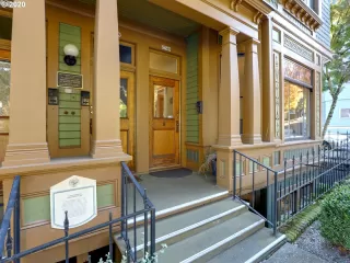 Photo #2: 20289805 Listing