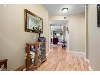 Photo #4: 20290210 Listing