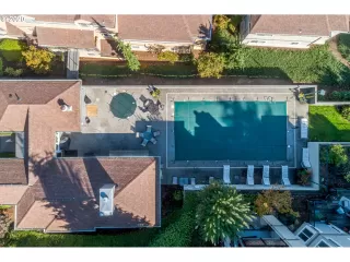 Photo #4: 20290266 Listing