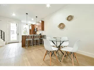 Photo #6: 20290451 Listing