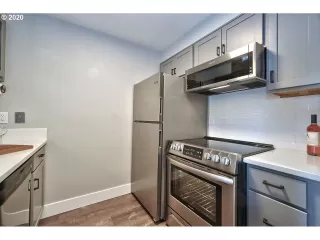 Photo #5: 20290570 Listing 