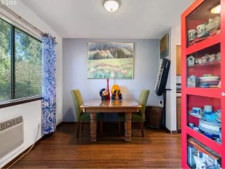 Photo #4: 20290660 Listing
