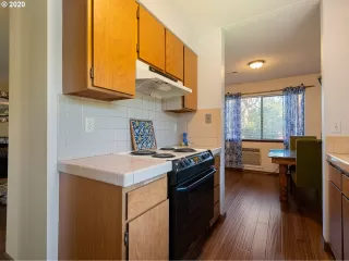 Photo #6: 20290660 Listing