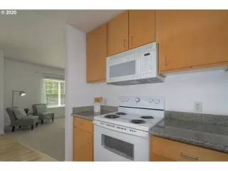 Photo #4: 20290760 Listing 